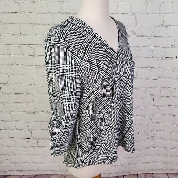 Black White Plaid Wrap Top M W5 - Picture 2 of 6